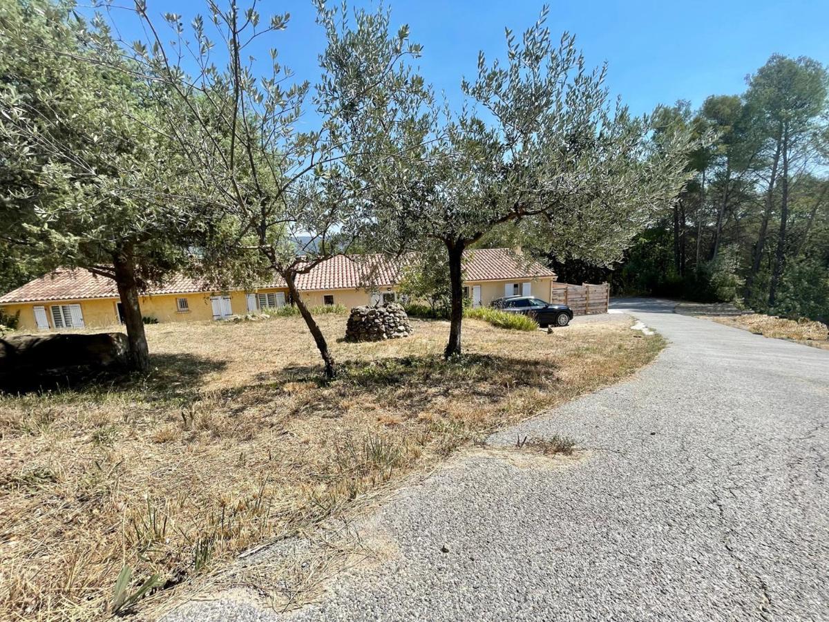 Charmante Maison Climatisee Avec Piscine Draguignan Extérieur photo