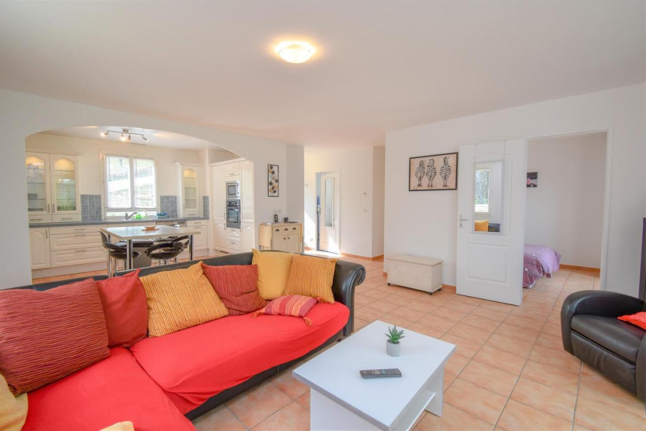 Charmante Maison Climatisee Avec Piscine Draguignan Extérieur photo