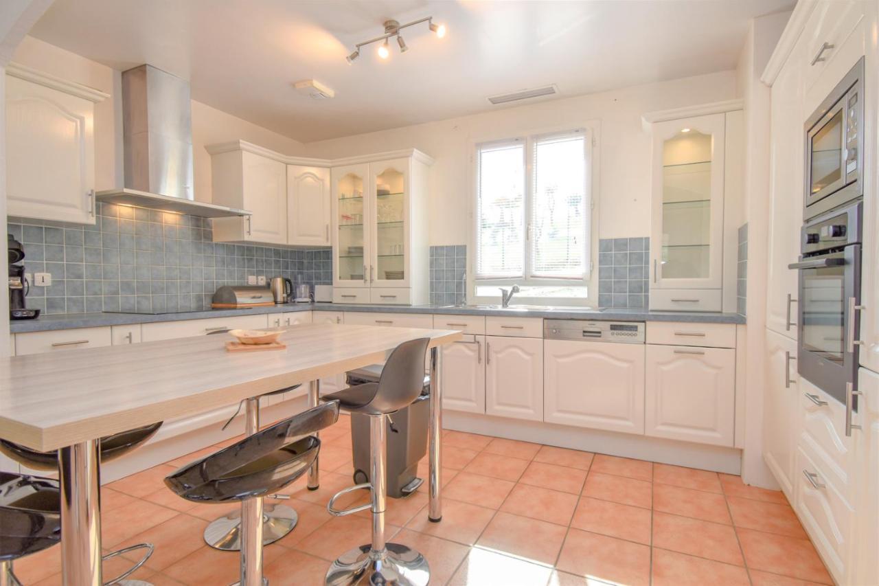 Charmante Maison Climatisee Avec Piscine Draguignan Extérieur photo