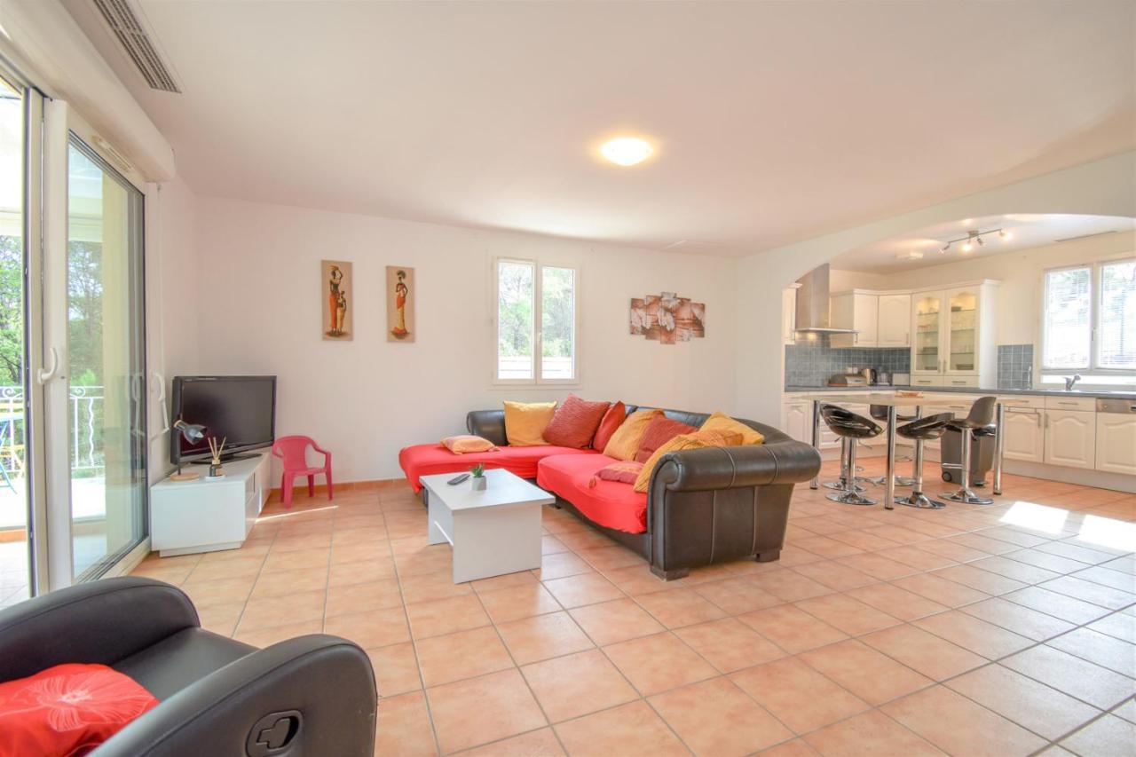 Charmante Maison Climatisee Avec Piscine Draguignan Extérieur photo